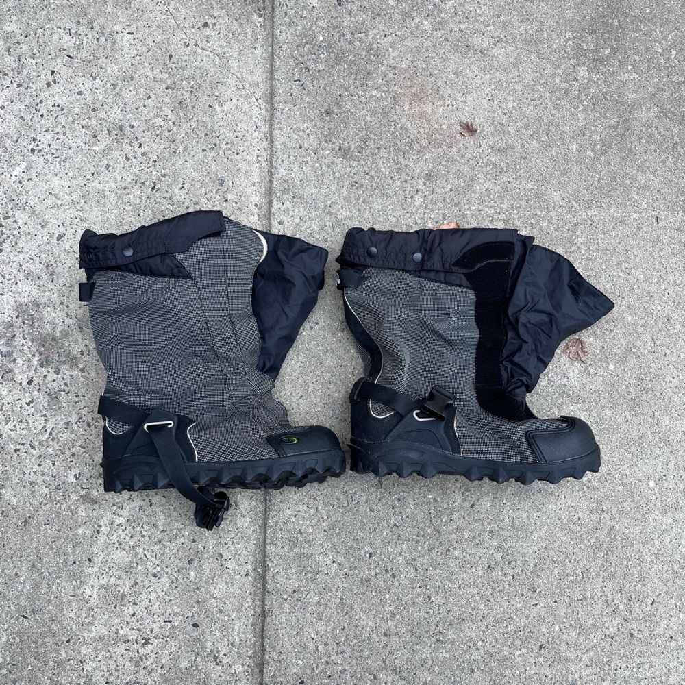 NEOS Navigator 5 Insulated Overshoes — Size L (Fits Men’s 9-12)